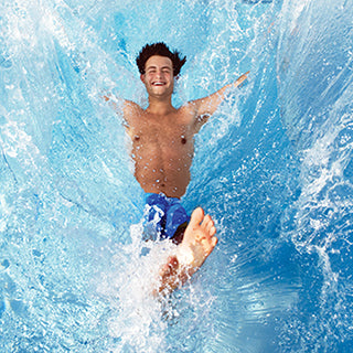 Ragazzo Tuffo Piscina